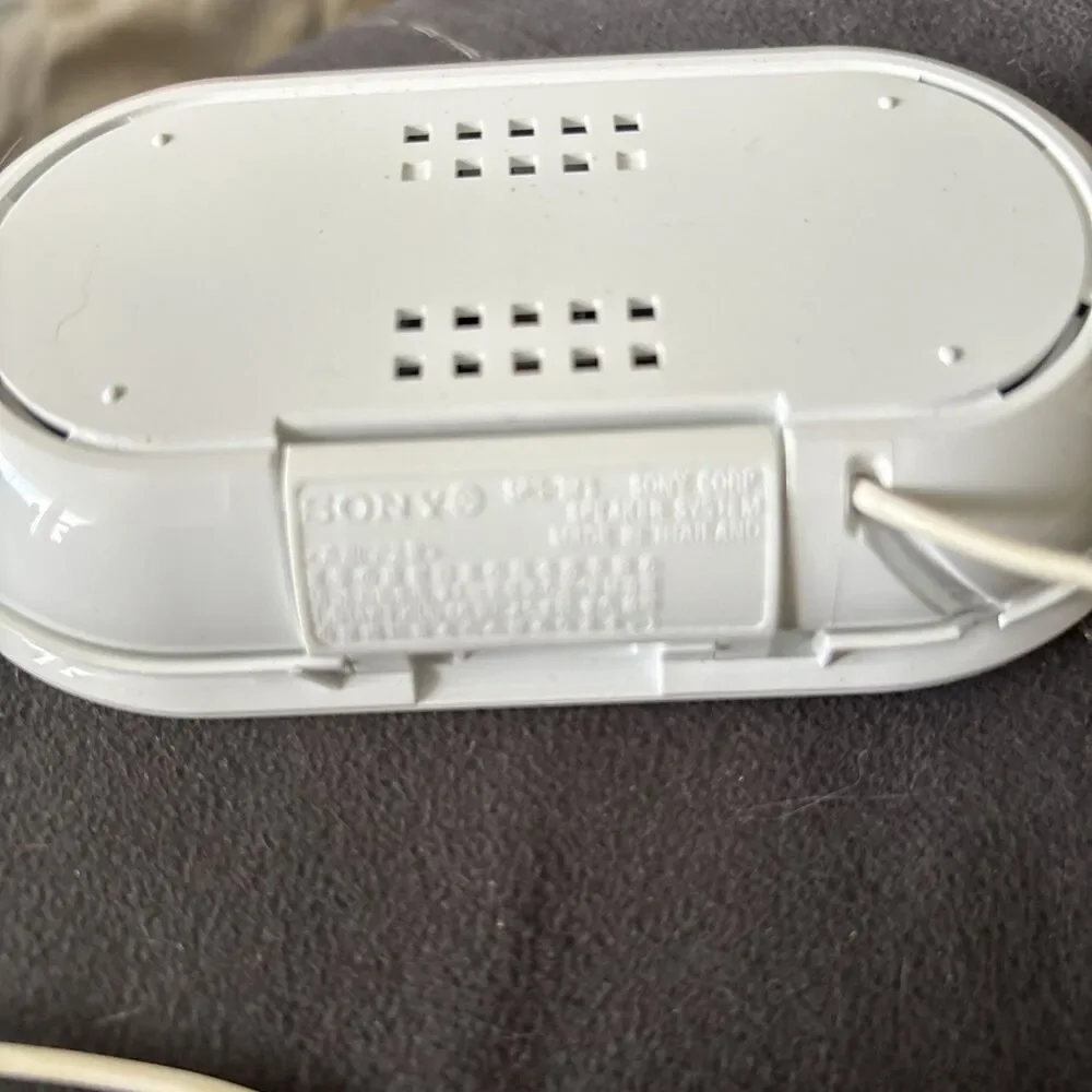 Sony SRS-TP1 White Portable Stereo Travel Speaker Not Tested